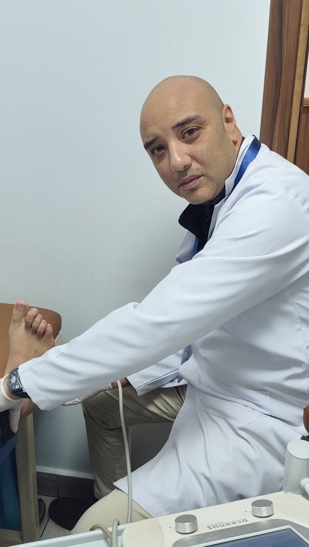 د. يوسف حسني داخل مركز الحياة